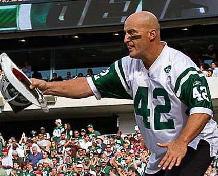 He's back! Jets superfan Fireman Ed returns to duty to lead