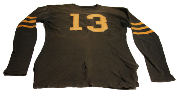 File:Joe Stydahar 1943 Chicago Bears jersey on display at NFL