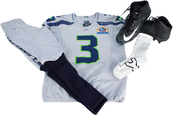 Pro Football Hall of Fame - Now on display in Canton: Russell Wilson's game-used  jersey from Week 3 when he set an NFL record of 14 passing touchdowns for  the season, the